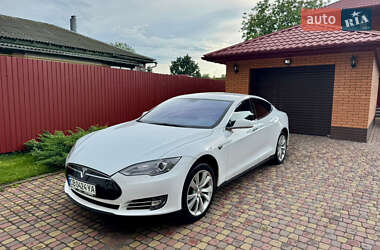 Ліфтбек Tesla Model S 2014 в Прилуках