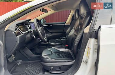 Лифтбек Tesla Model S 2014 в 