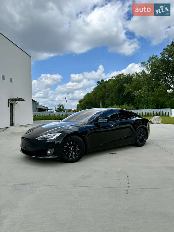 Лифтбек Tesla Model S 2018 в Луцке