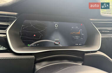 Лифтбек Tesla Model S 2015 в 