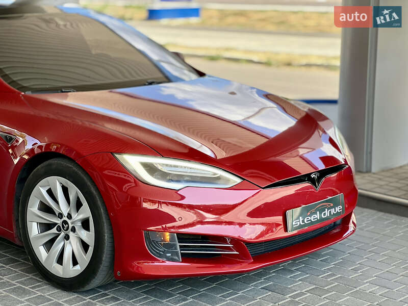 Лифтбек Tesla Model S 2016 в Николаеве