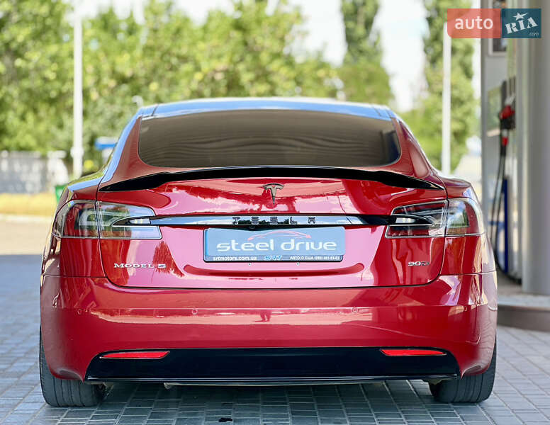 Лифтбек Tesla Model S 2016 в Николаеве