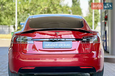 Лифтбек Tesla Model S 2016 в 
