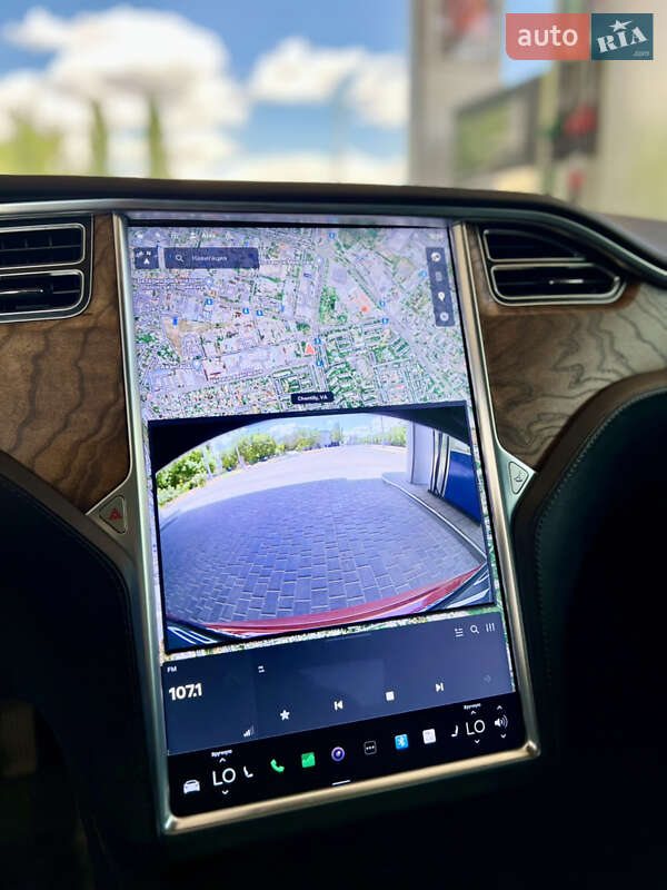Лифтбек Tesla Model S 2016 в Николаеве