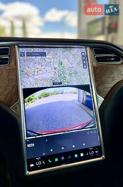 Лифтбек Tesla Model S 2016 в 