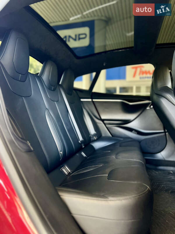Лифтбек Tesla Model S 2016 в Николаеве