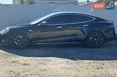 Ліфтбек Tesla Model S 2015 в 