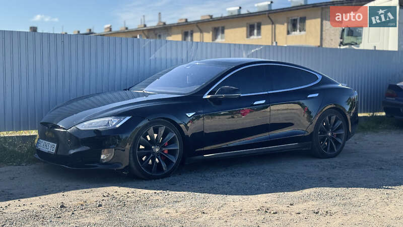 Лифтбек Tesla Model S 2015 в Львове