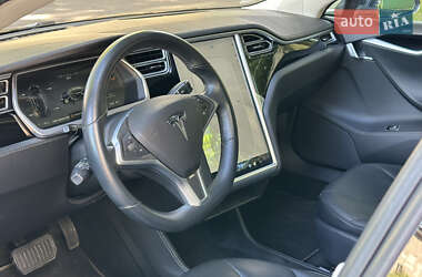 Лифтбек Tesla Model S 2013 в 