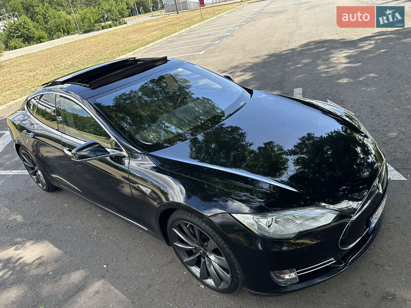 Лифтбек Tesla Model S 2014 в Николаеве