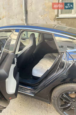 Лифтбек Tesla Model S 2012 в 