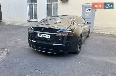 Лифтбек Tesla Model S 2012 в 