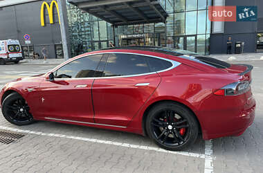 Лифтбек Tesla Model S 2015 в 
