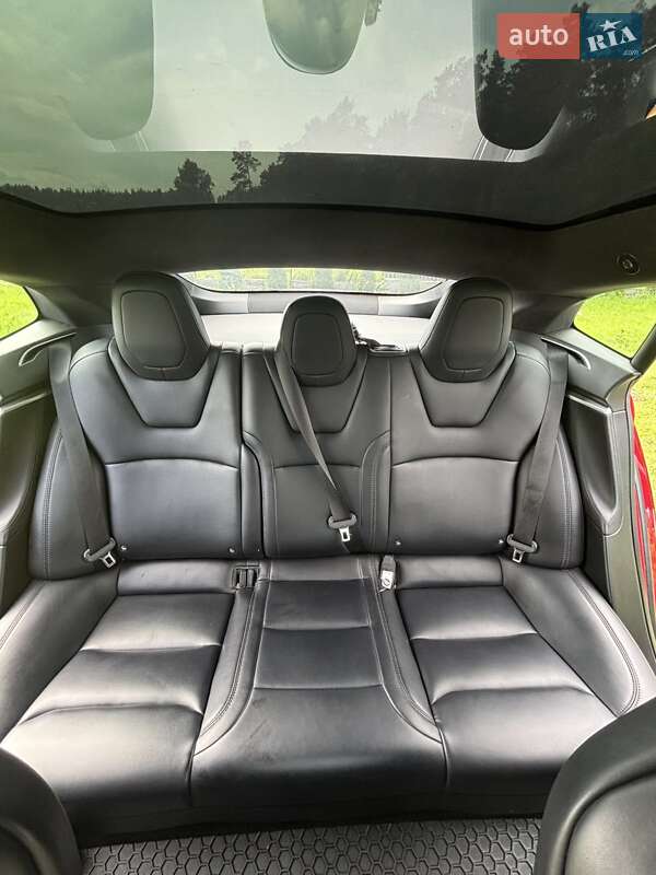 Лифтбек Tesla Model S 2018 в Киеве
