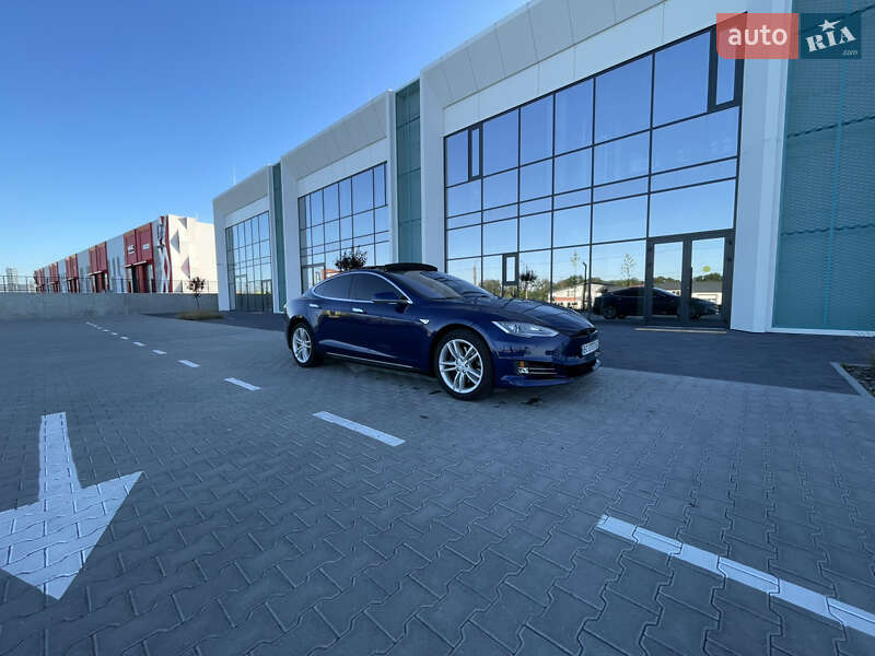 Лифтбек Tesla Model S 2016 в Дрогобыче