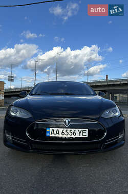 Лифтбек Tesla Model S 2014 в 
