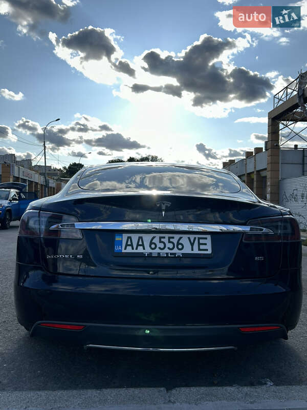 Ліфтбек Tesla Model S 2014 в Києві