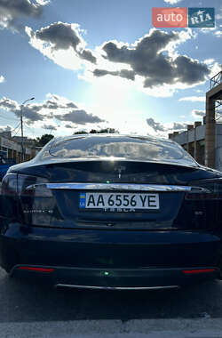 Лифтбек Tesla Model S 2014 в 