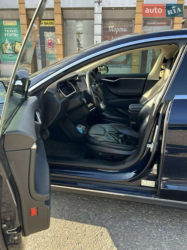 Ліфтбек Tesla Model S 2014 в Києві