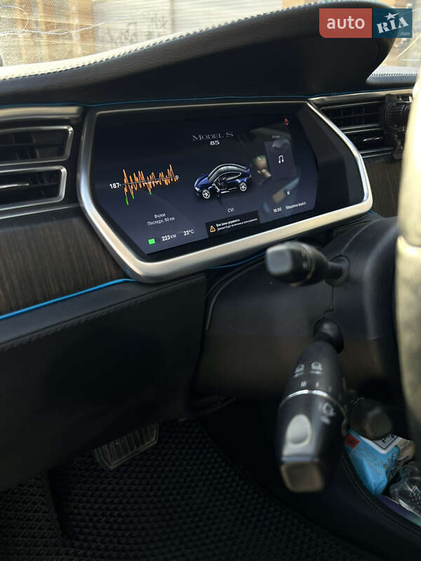 Ліфтбек Tesla Model S 2014 в Києві