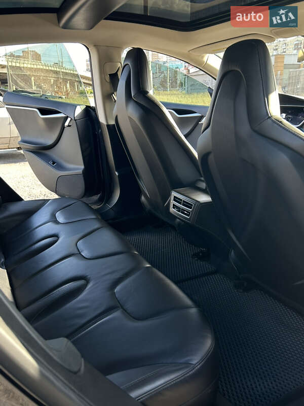 Ліфтбек Tesla Model S 2014 в Києві