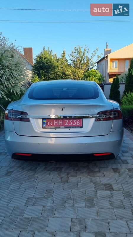 Лифтбек Tesla Model S 2016 в Луцке