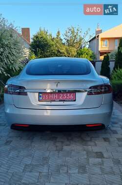 Лифтбек Tesla Model S 2016 в 