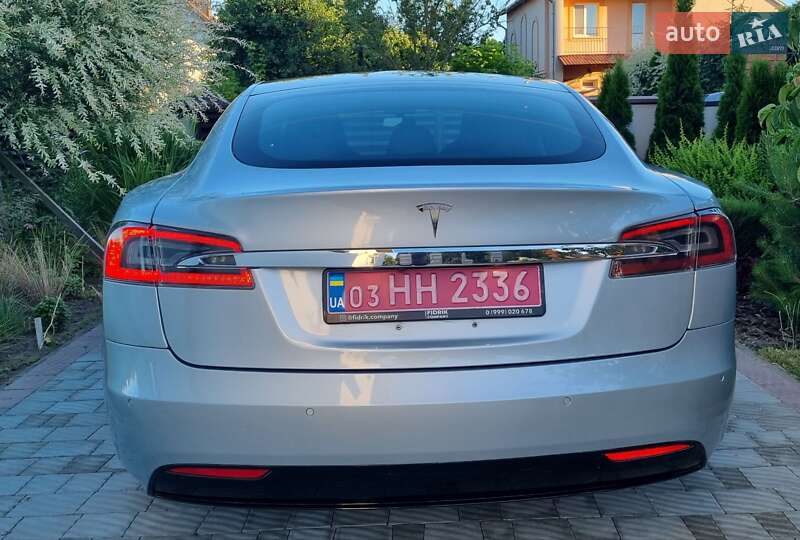 Лифтбек Tesla Model S 2016 в Луцке