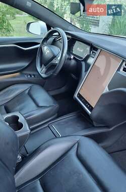 Лифтбек Tesla Model S 2016 в 