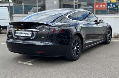 Лифтбек Tesla Model S 2017 в 