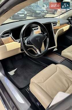 Лифтбек Tesla Model S 2017 в 