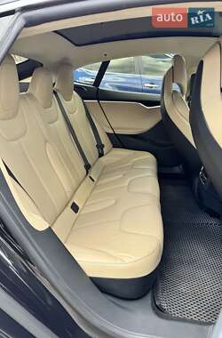 Лифтбек Tesla Model S 2017 в 
