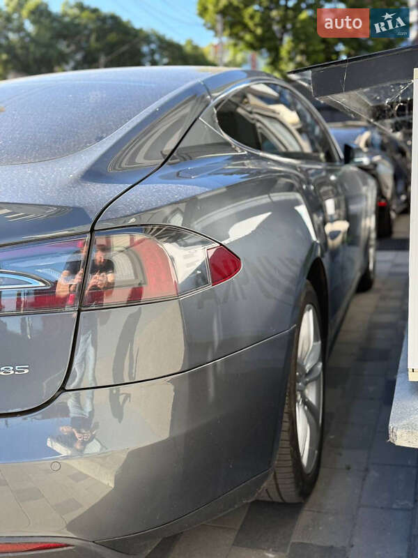 Ліфтбек Tesla Model S 2014 в Тернополі