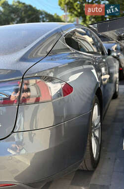 Лифтбек Tesla Model S 2014 в 