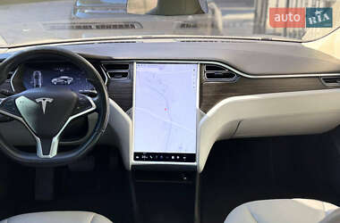 Лифтбек Tesla Model S 2014 в 