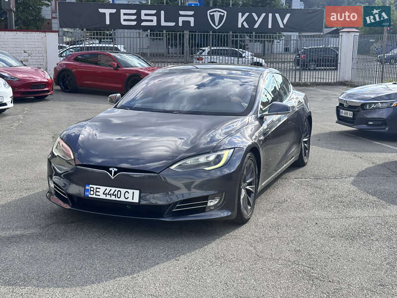 Лифтбек Tesla Model S 2018 в 