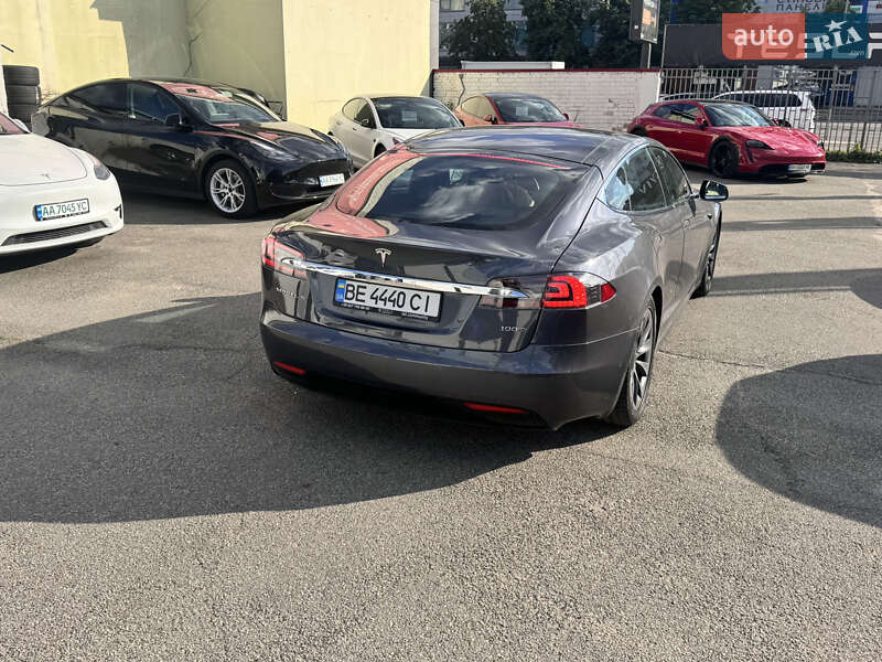 Ліфтбек Tesla Model S 2018 в Києві