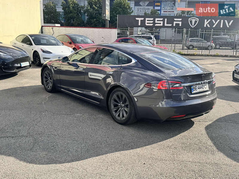 Ліфтбек Tesla Model S 2018 в Києві
