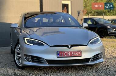 Лифтбек Tesla Model S 2017 в 