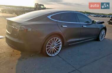 Ліфтбек Tesla Model S 2014 в 