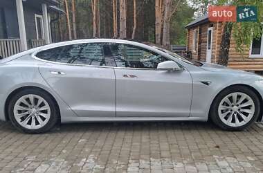 Лифтбек Tesla Model S 2016 в 