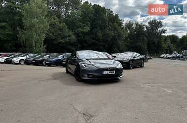 Лифтбек Tesla Model S 2016 в Киеве