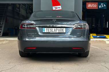 Лифтбек Tesla Model S 2016 в 