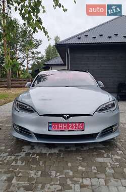 Ліфтбек Tesla Model S 2016 в Луцьку