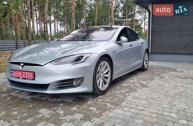 Лифтбек Tesla Model S 2016 в 