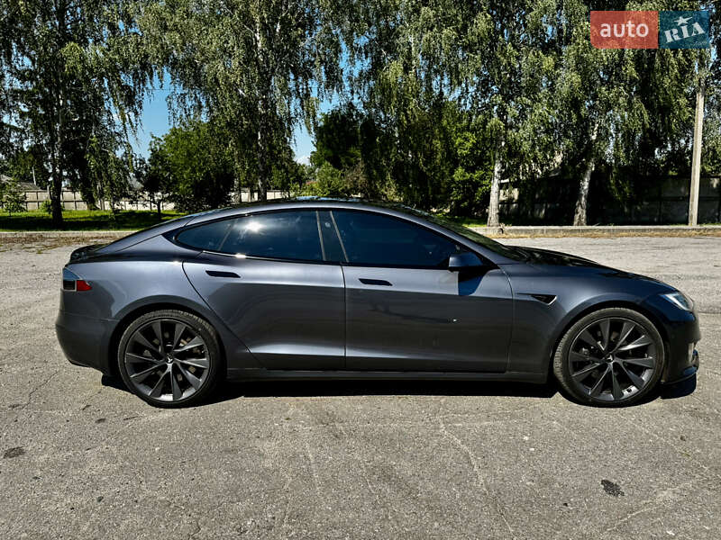 Лифтбек Tesla Model S 2020 в Киеве