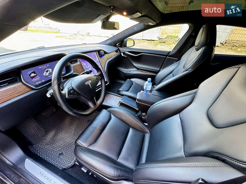 Лифтбек Tesla Model S 2020 в Киеве