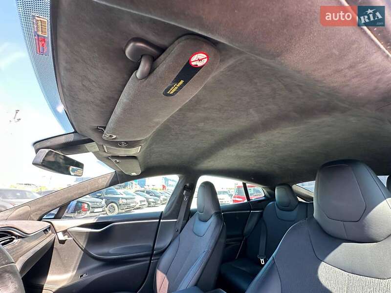 Лифтбек Tesla Model S 2015 в Львове
