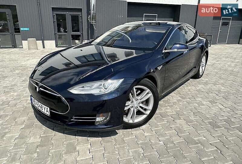 Лифтбек Tesla Model S 2013 в Львове