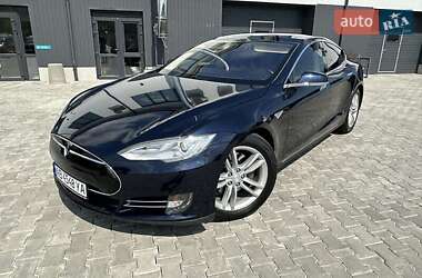 Лифтбек Tesla Model S 2013 в 